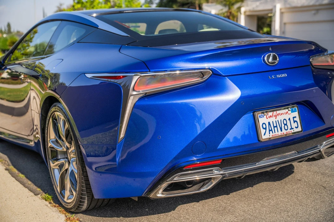 2018 Lexus LC - Image 26 of 31