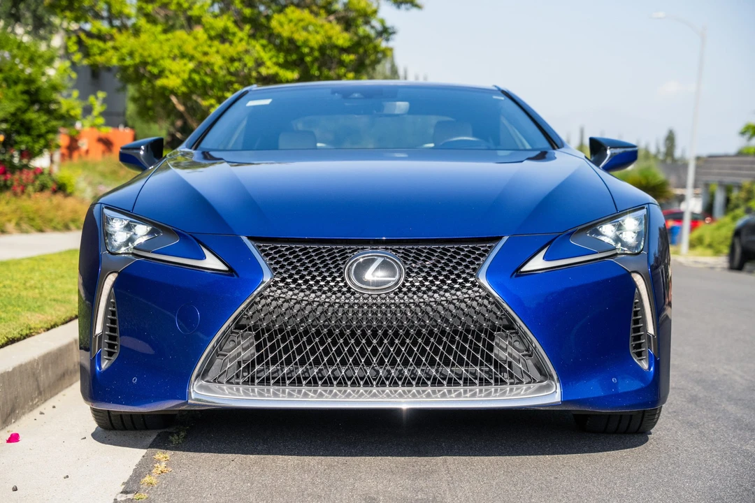 2018 Lexus LC - Image 11 of 31