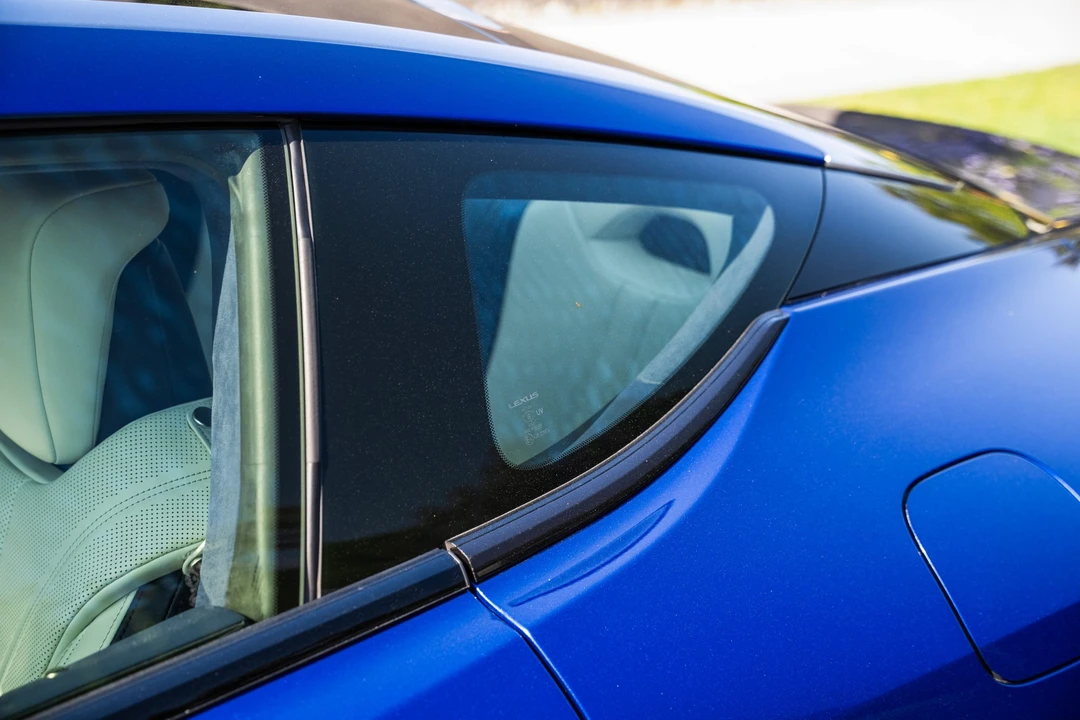 2018 Lexus LC - Image 24 of 31