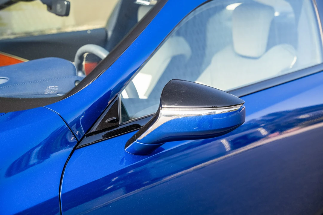 2018 Lexus LC - Image 20 of 31