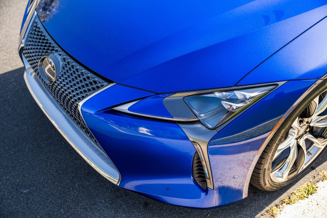 2018 Lexus LC - Image 16 of 31