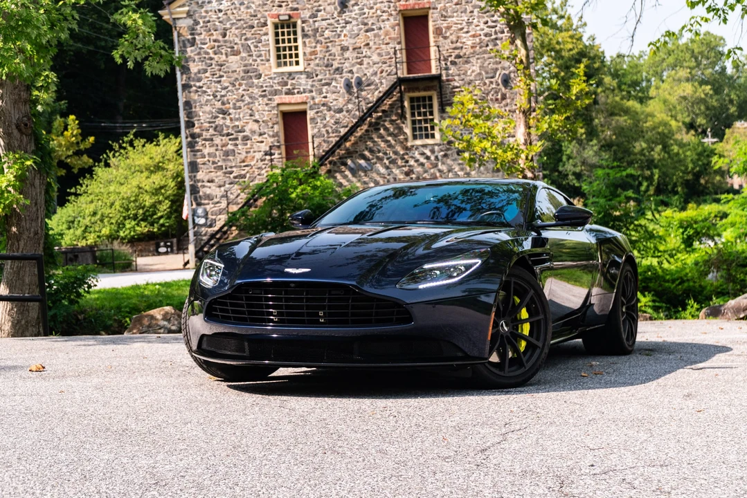 2019 Aston Martin DB11 AMR - Image 5 of 31