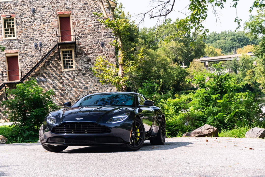 2019 Aston Martin DB11 AMR - Image 7 of 31