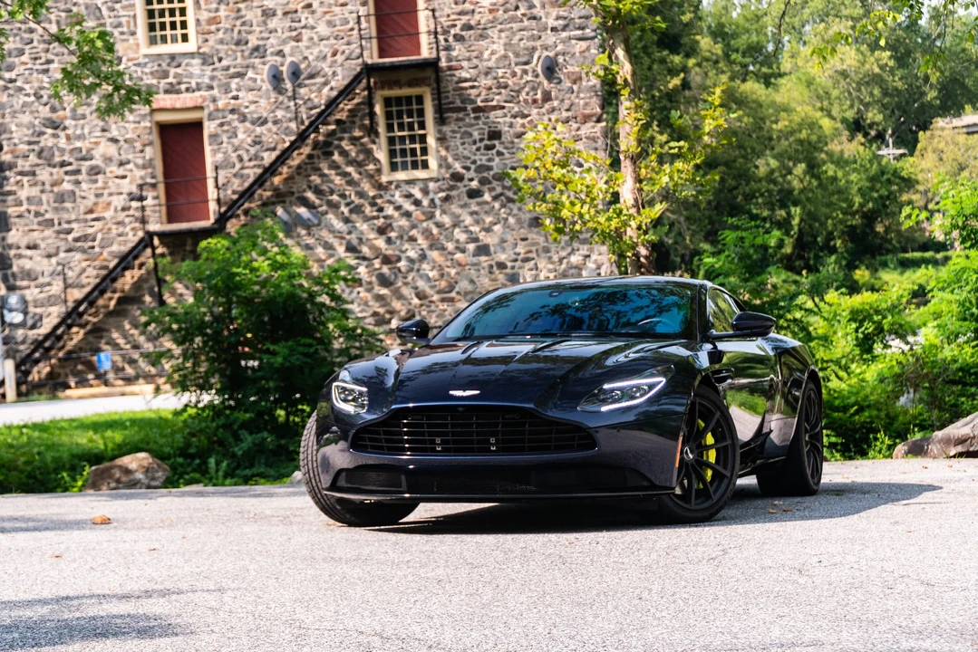 2019 Aston Martin DB11 AMR - Image 8 of 31