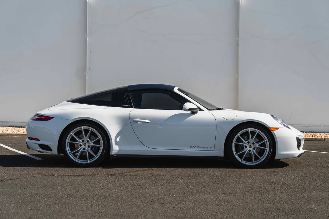 2019 Porsche 991 Targa 4 & 4S - Image 19 of 31