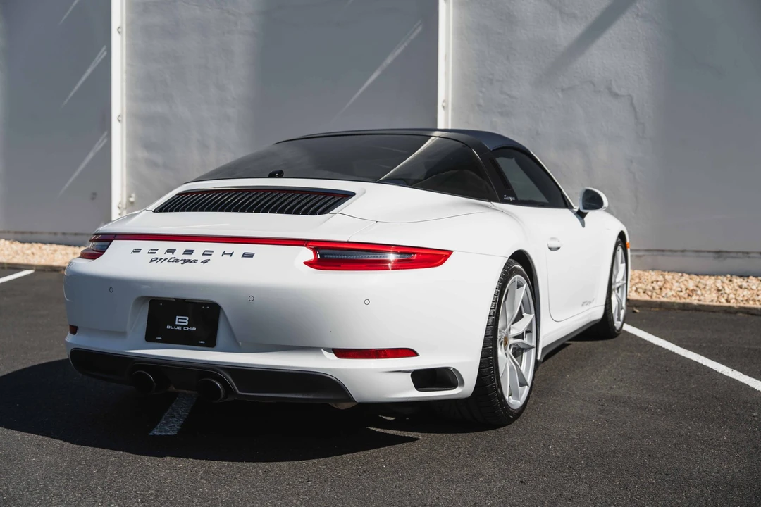 2019 Porsche 991 Targa 4 & 4S - Image 24 of 31