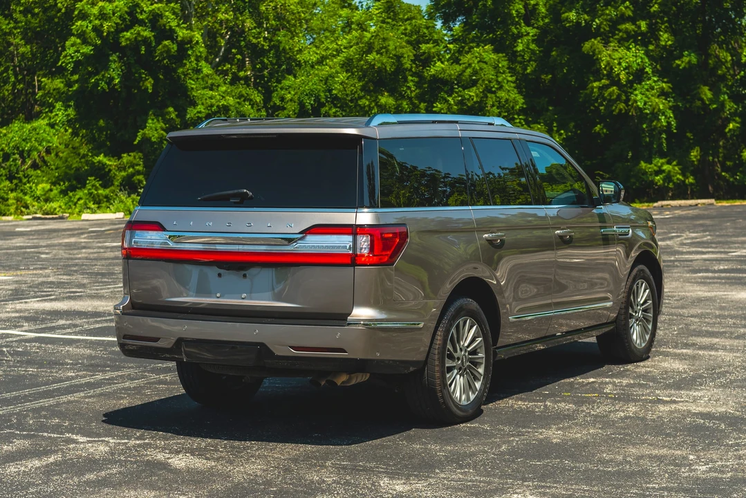2020 Lincoln Navigator 4th Gen - Image 20 of 31