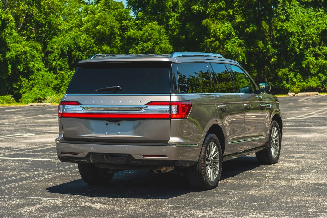 2020 Lincoln Navigator 4th Gen - Image 18 of 31