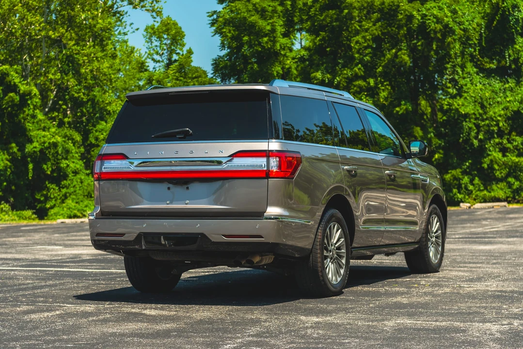 2020 Lincoln Navigator 4th Gen - Image 19 of 31