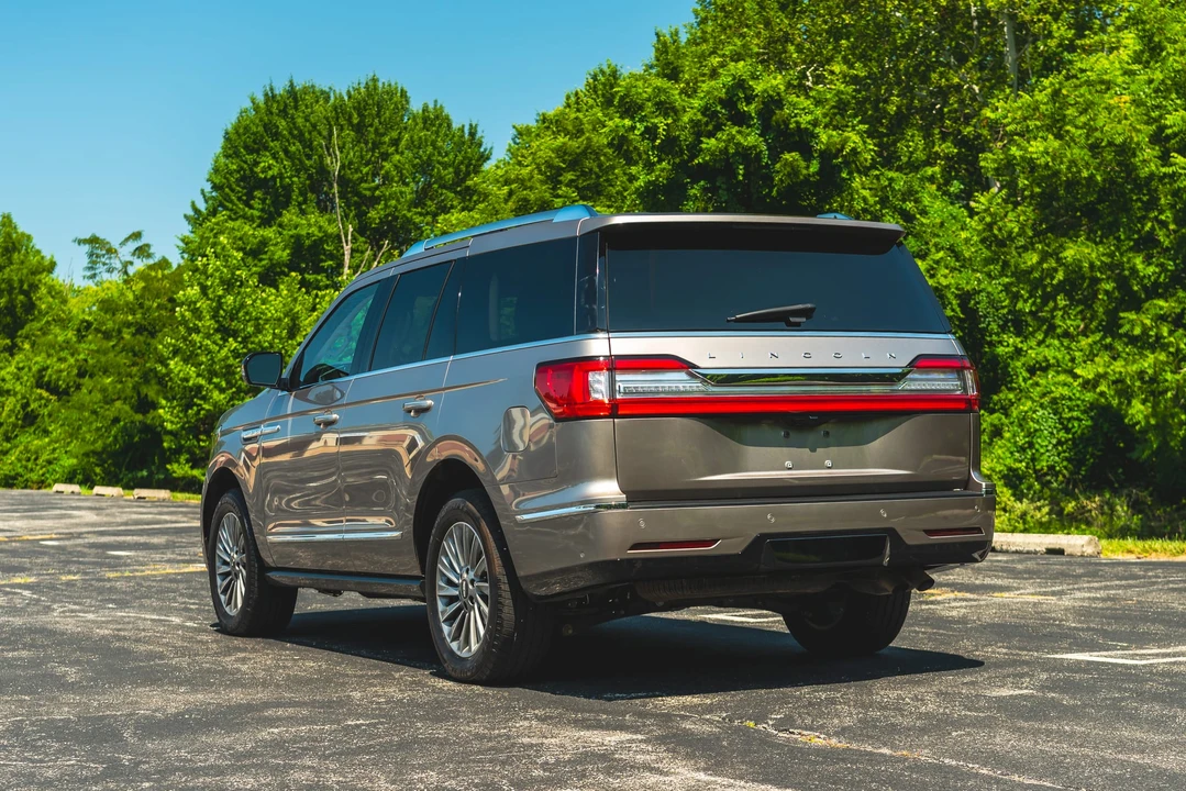 2020 Lincoln Navigator 4th Gen - Image 15 of 31