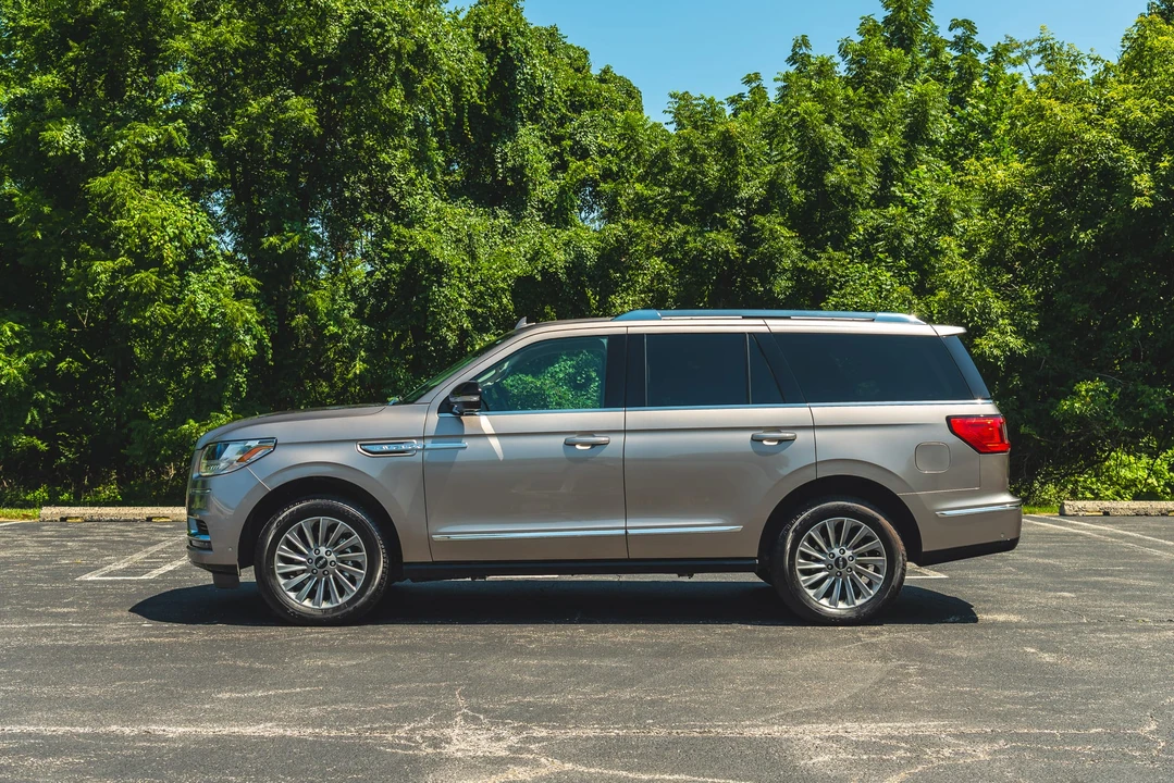 2020 Lincoln Navigator 4th Gen - Image 10 of 31