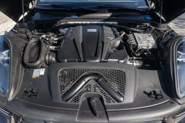 2021 Porsche Macan Turbo - Image 6 of 7
