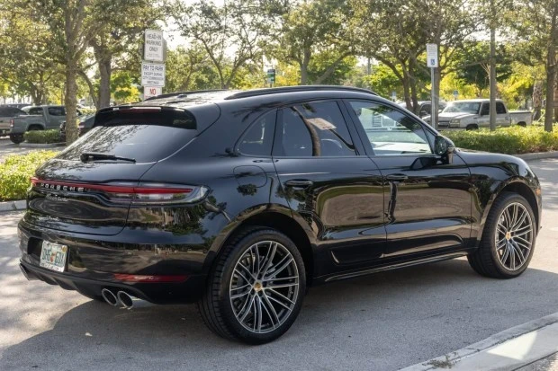 2021 Porsche Macan Turbo - Image 2 of 7