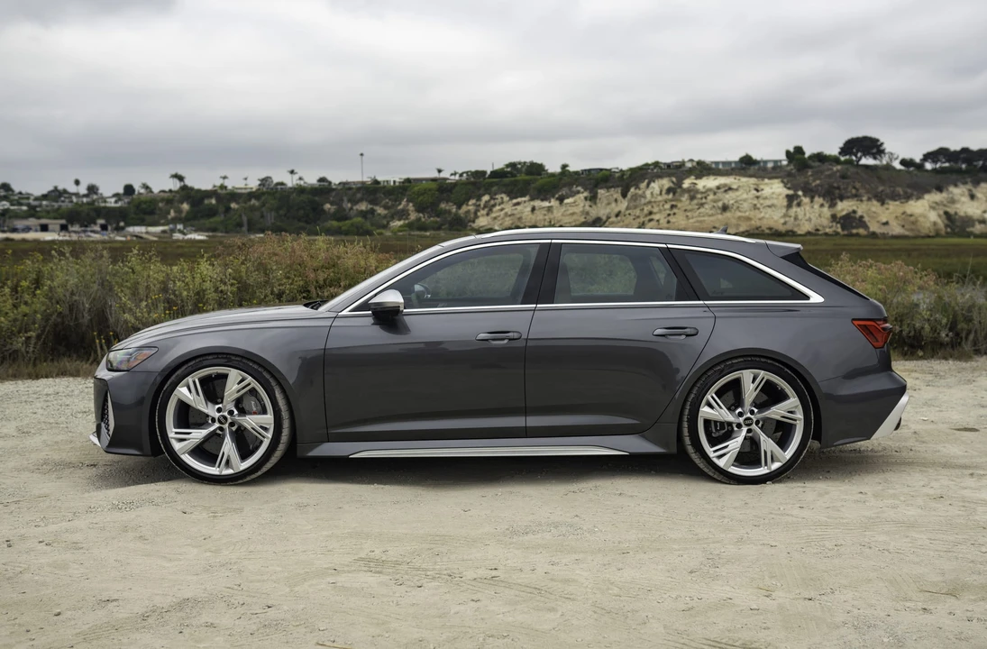 2022 Audi C8 RS6 - Image 27 of 31