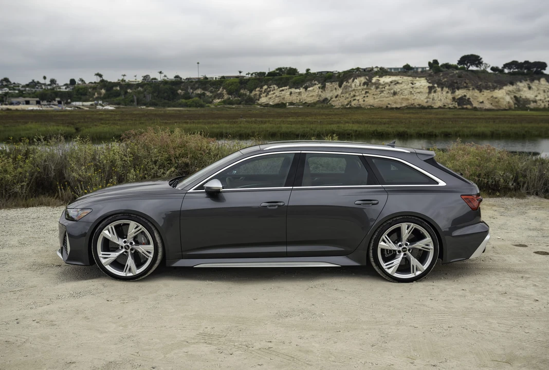 2022 Audi C8 RS6 - Image 26 of 31