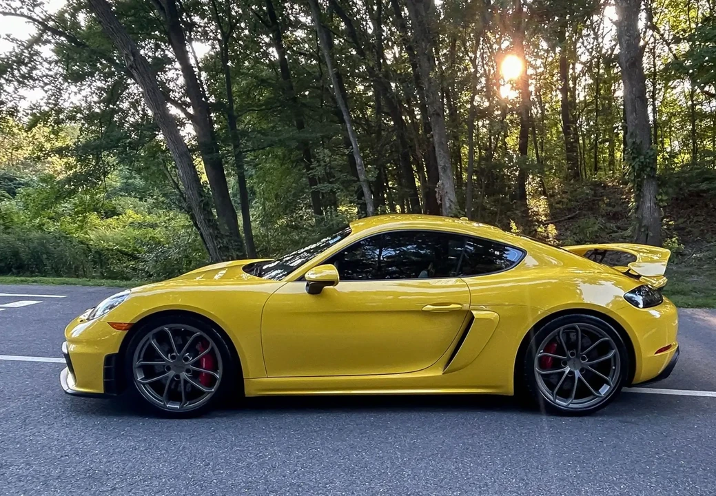 2022 Porsche 718 Cayman GT4 - Image 5 of 6
