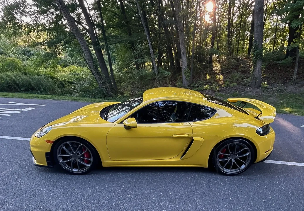2022 Porsche 718 Cayman GT4 - Image 6 of 6
