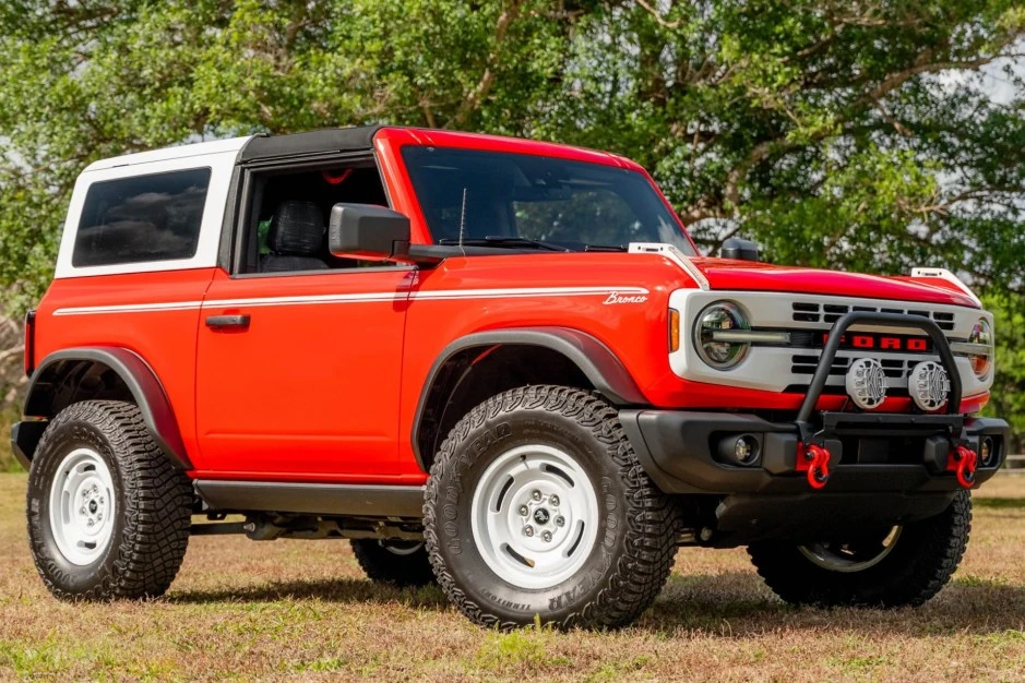2023 Ford Bronco 6th Gen - Image 1 of 6