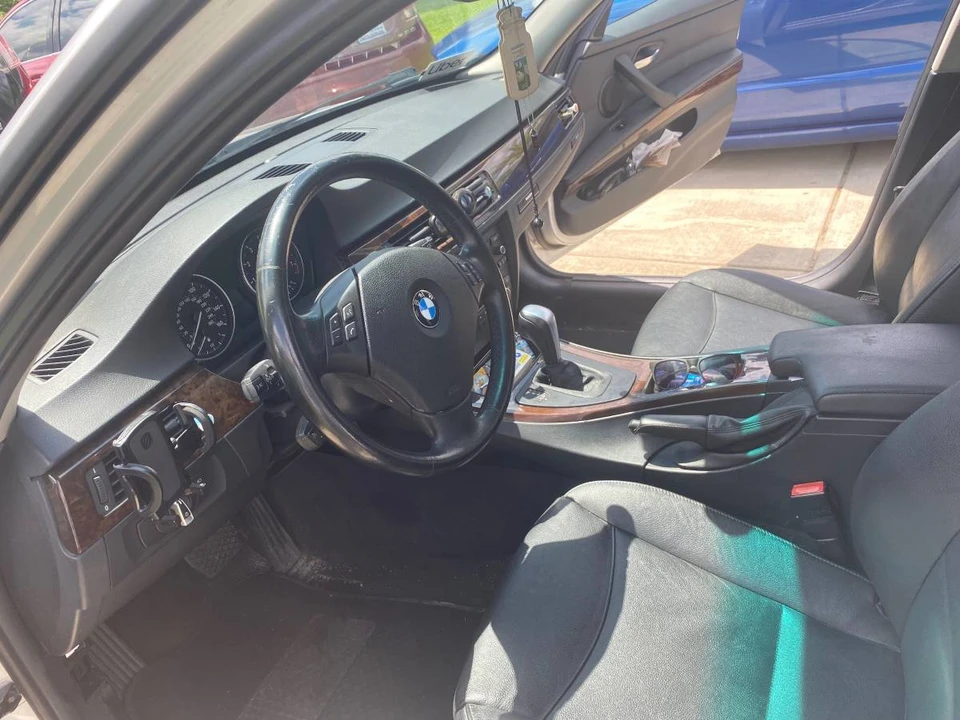 2011 BMW E90 3 Series Sedan - Image 16 of 22