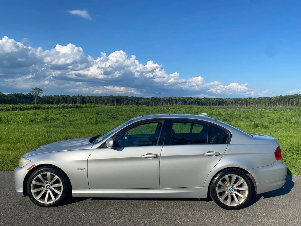 2011 BMW E90 3 Series Sedan - Image 6 of 22