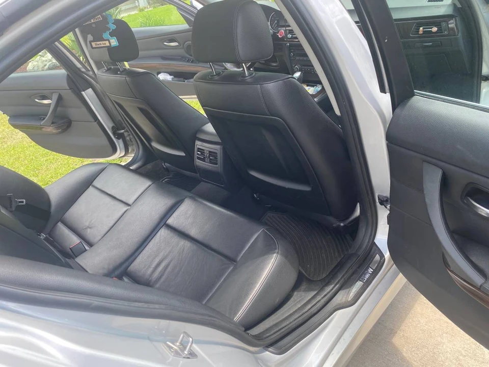 2011 BMW E90 3 Series Sedan - Image 21 of 22