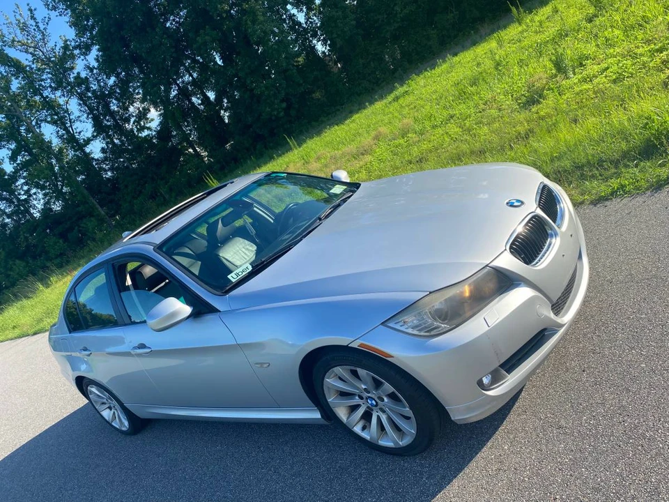 2011 BMW E90 3 Series Sedan - Image 3 of 22
