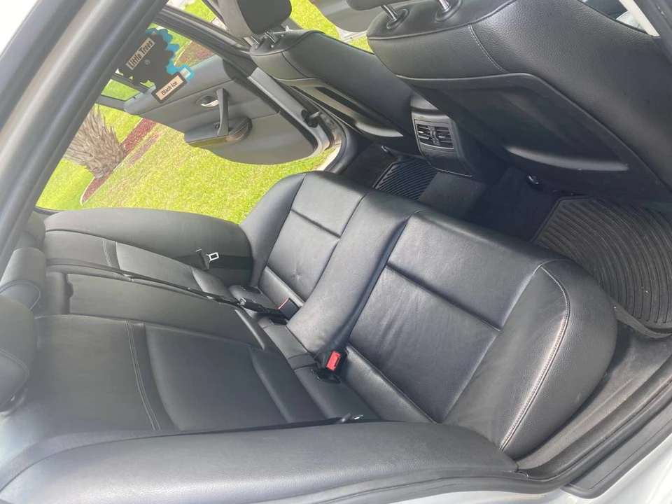 2011 BMW E90 3 Series Sedan - Image 20 of 22