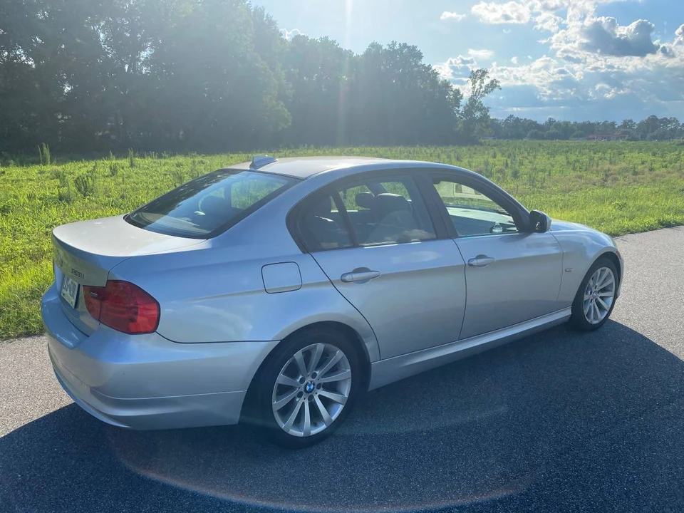 2011 BMW E90 3 Series Sedan - Image 7 of 22