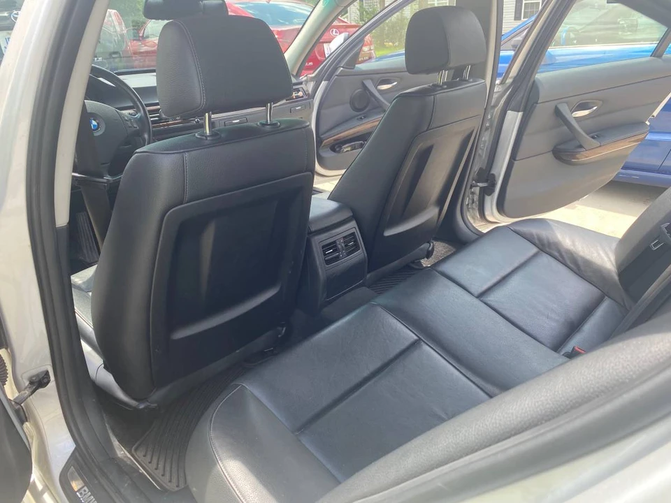 2011 BMW E90 3 Series Sedan - Image 19 of 22