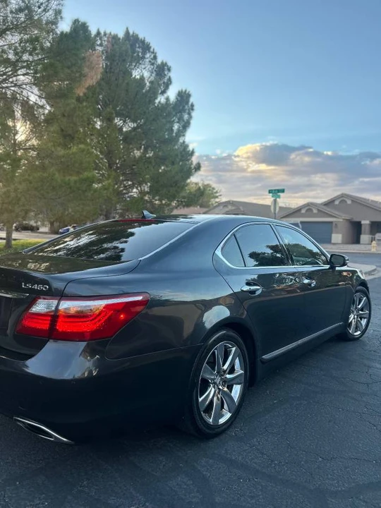 2011 Lexus LS 4th Gen - Image 18 of 24