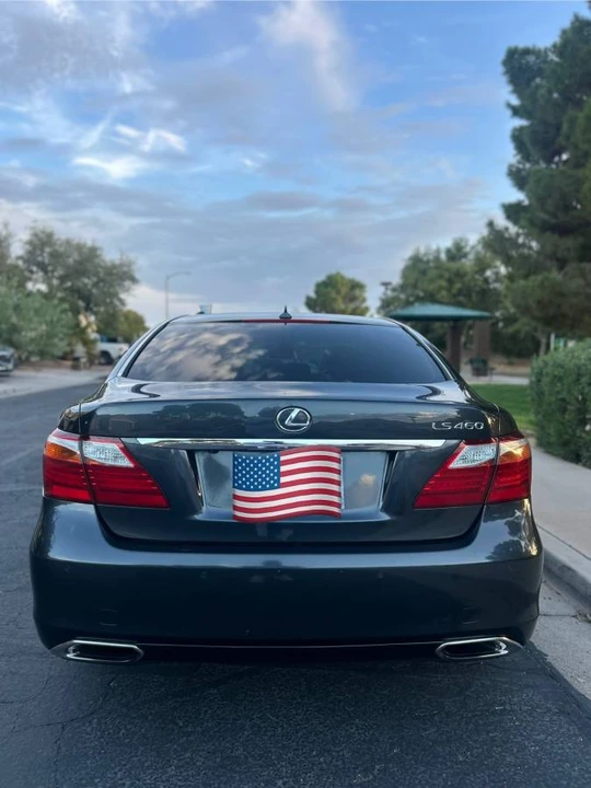 2011 Lexus LS 4th Gen - Image 15 of 24