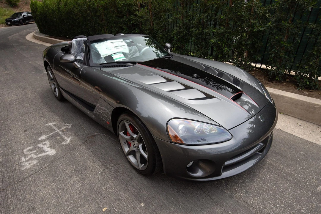 2010 Dodge Viper 4th Gen - Image 3 of 31