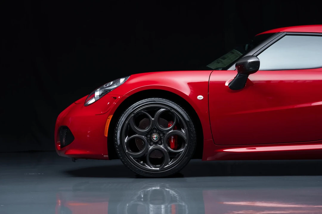 2015 Alfa Romeo 4C Coupe - Image 28 of 31