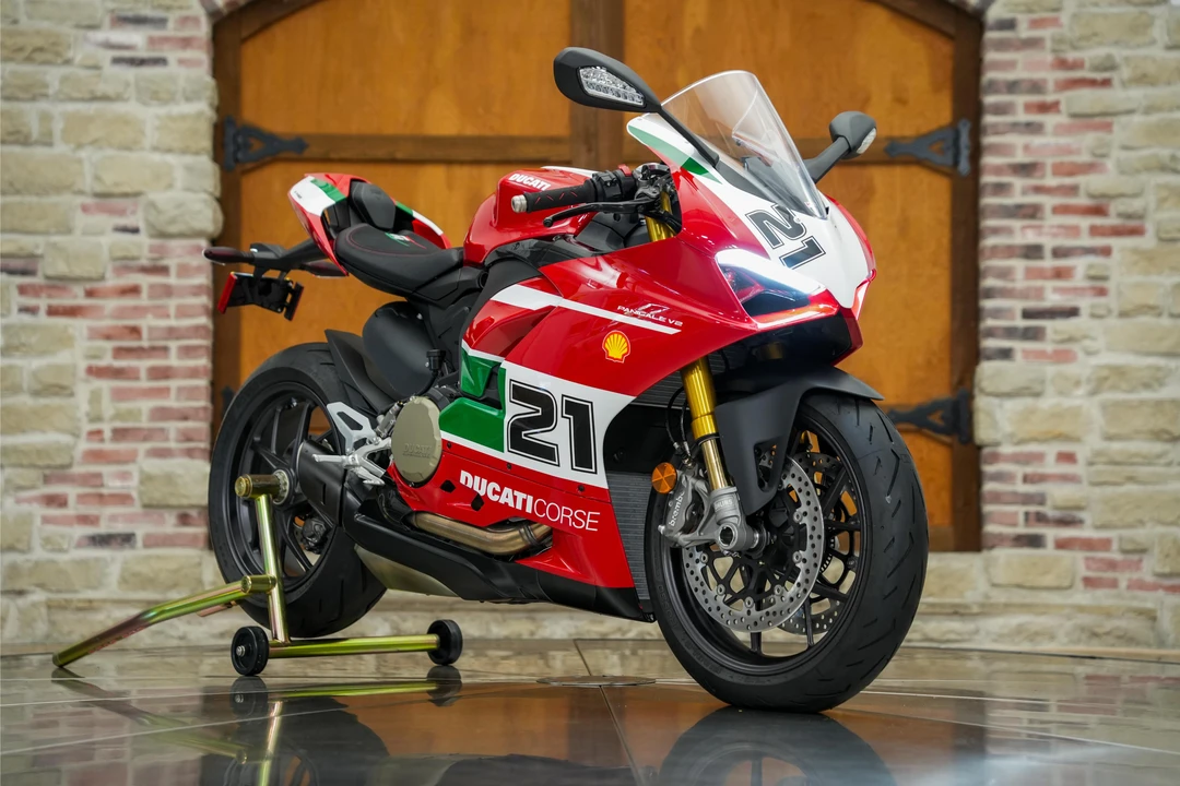 2022 Ducati V2 - Image 8 of 31