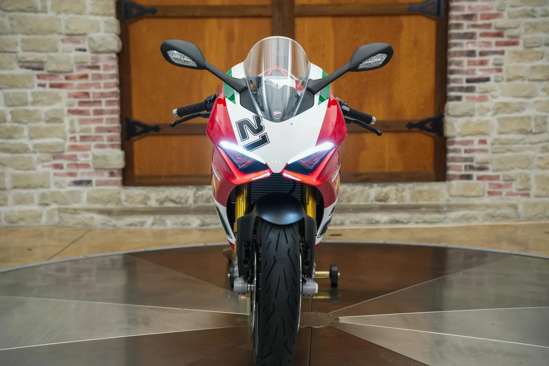 2022 Ducati V2 - Image 9 of 31