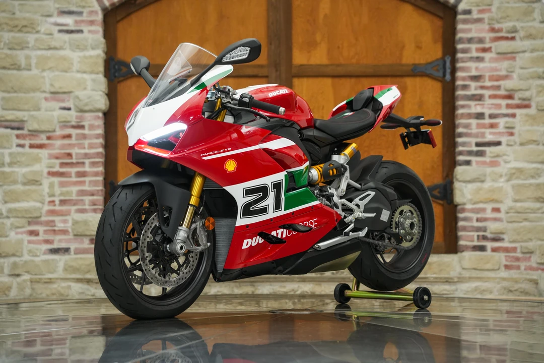 2022 Ducati V2 - Image 3 of 31