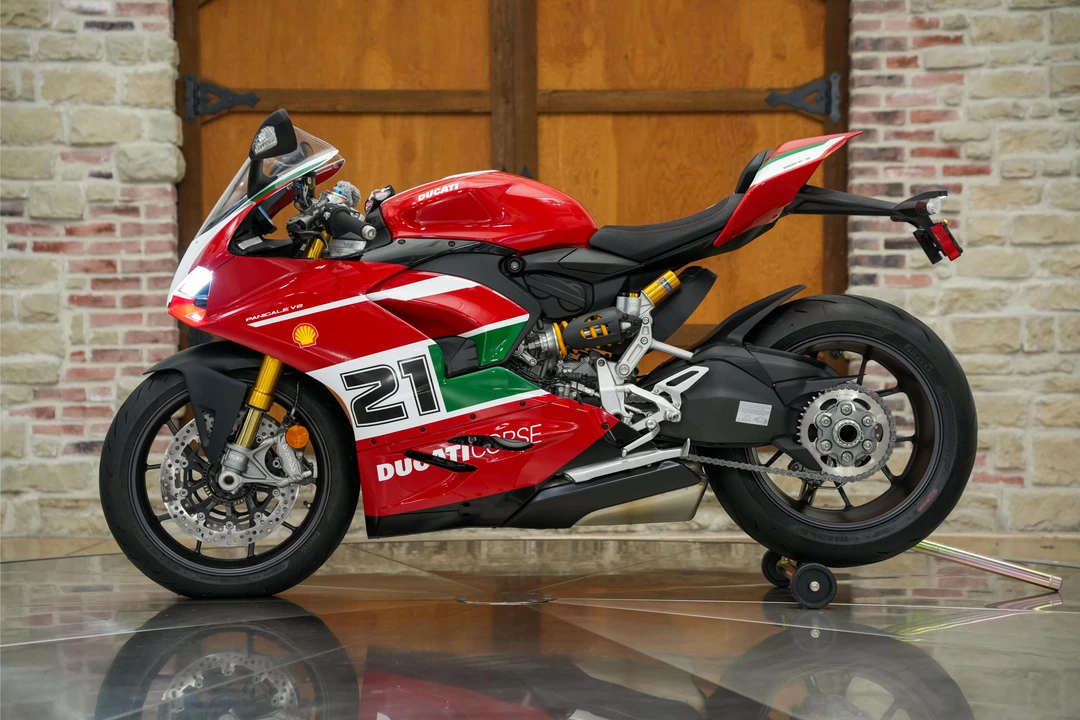 2022 Ducati V2 - Image 4 of 31