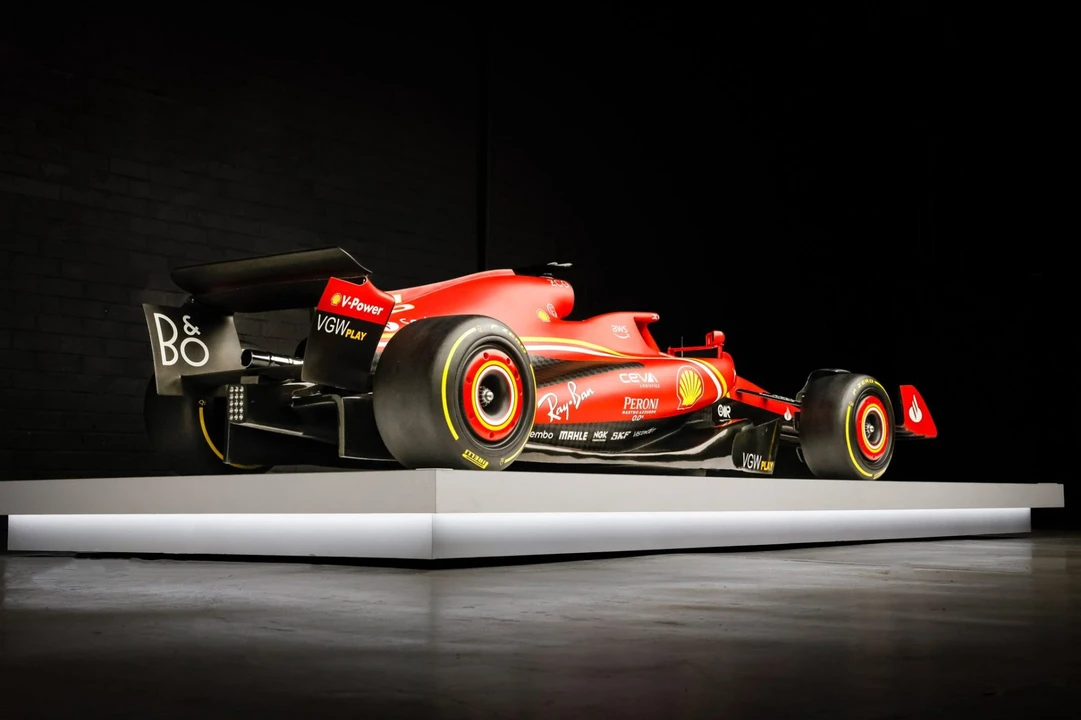Parts & Memorabilia Scale Models - Image 2 of 5