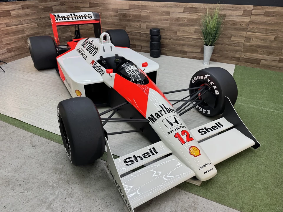 Parts & Memorabilia Scale Models - Image 5 of 31