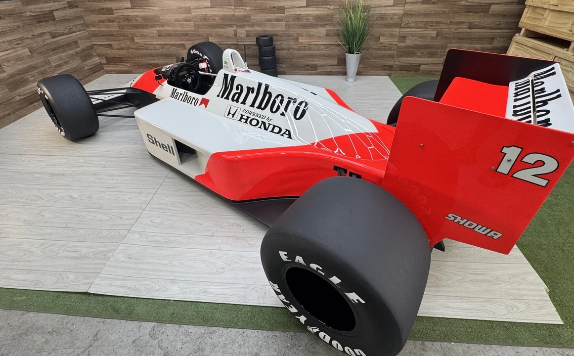 Parts & Memorabilia Scale Models - Image 2 of 31