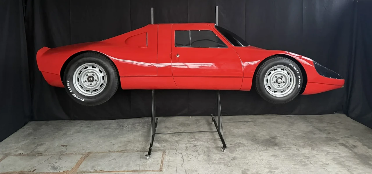 Porsche - Image 2 of 31