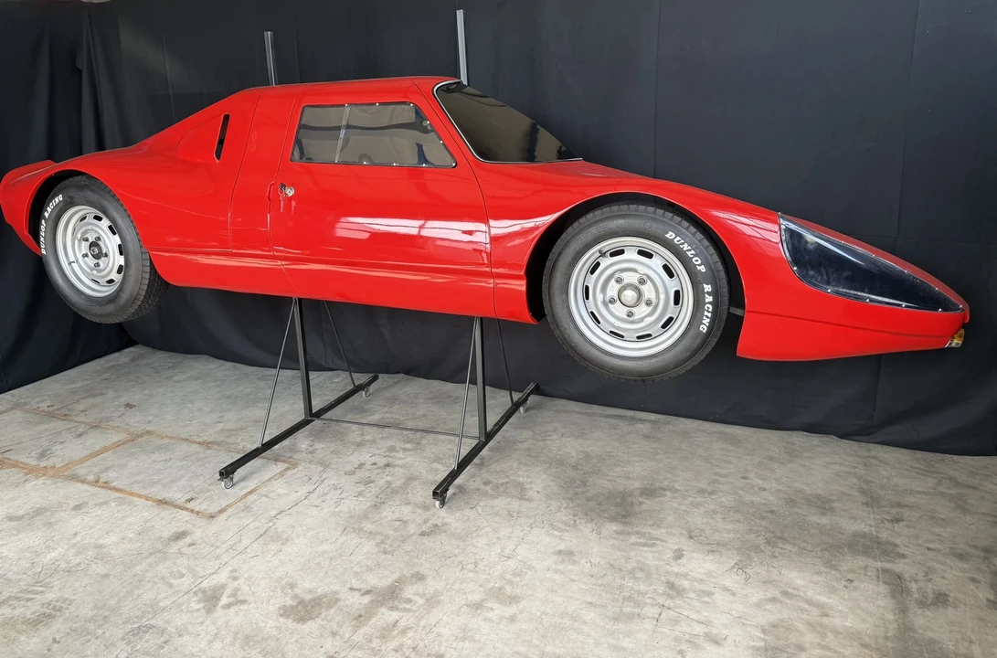 Porsche - Image 7 of 31