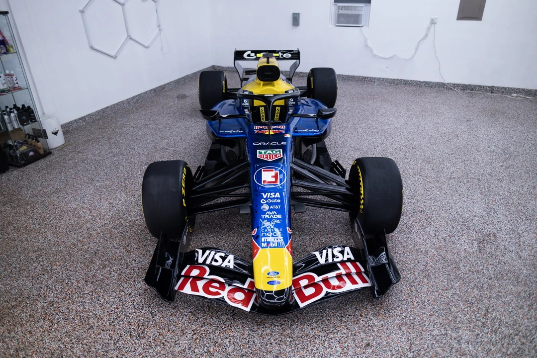 Parts & Memorabilia Scale Models - Image 17 of 31