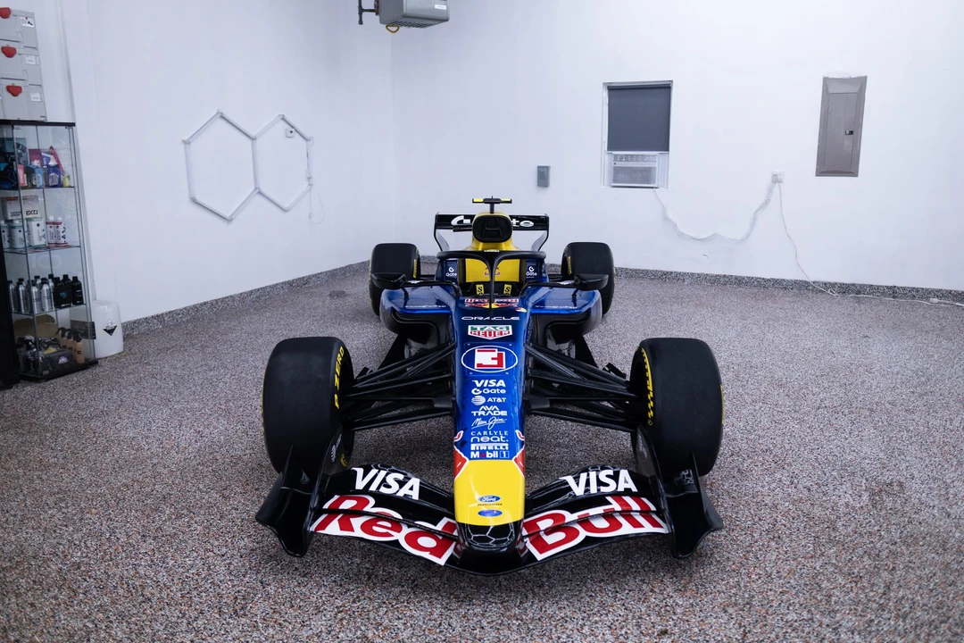 Parts & Memorabilia Scale Models - Image 16 of 31