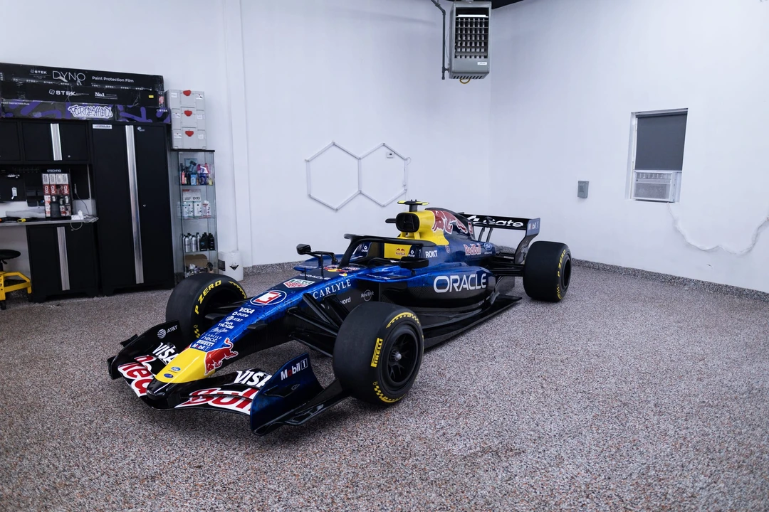 Parts & Memorabilia Scale Models - Image 2 of 31