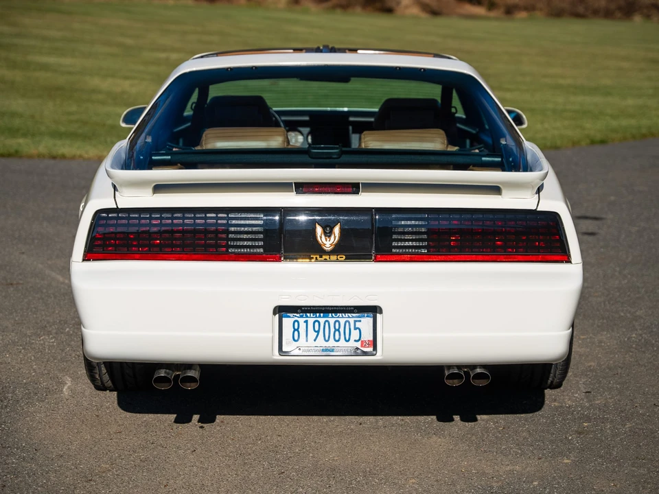 1989 Pontiac Firebird Trans Am 3rd Gen - Image 13 of 31