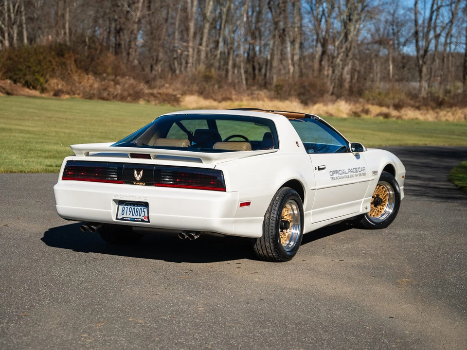 1989 Pontiac Firebird Trans Am 3rd Gen - Image 17 of 31