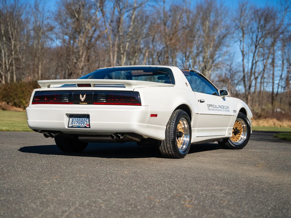 1989 Pontiac Firebird Trans Am 3rd Gen - Image 18 of 31