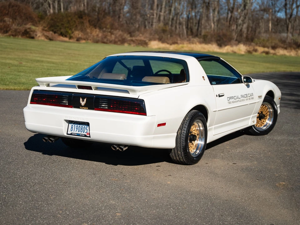1989 Pontiac Firebird Trans Am 3rd Gen - Image 15 of 31