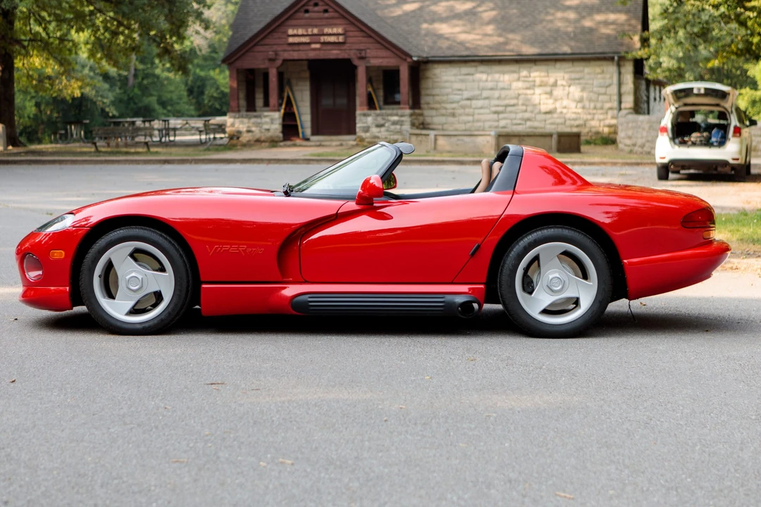 1995 Dodge Viper 1st Gen - Image 2 of 31